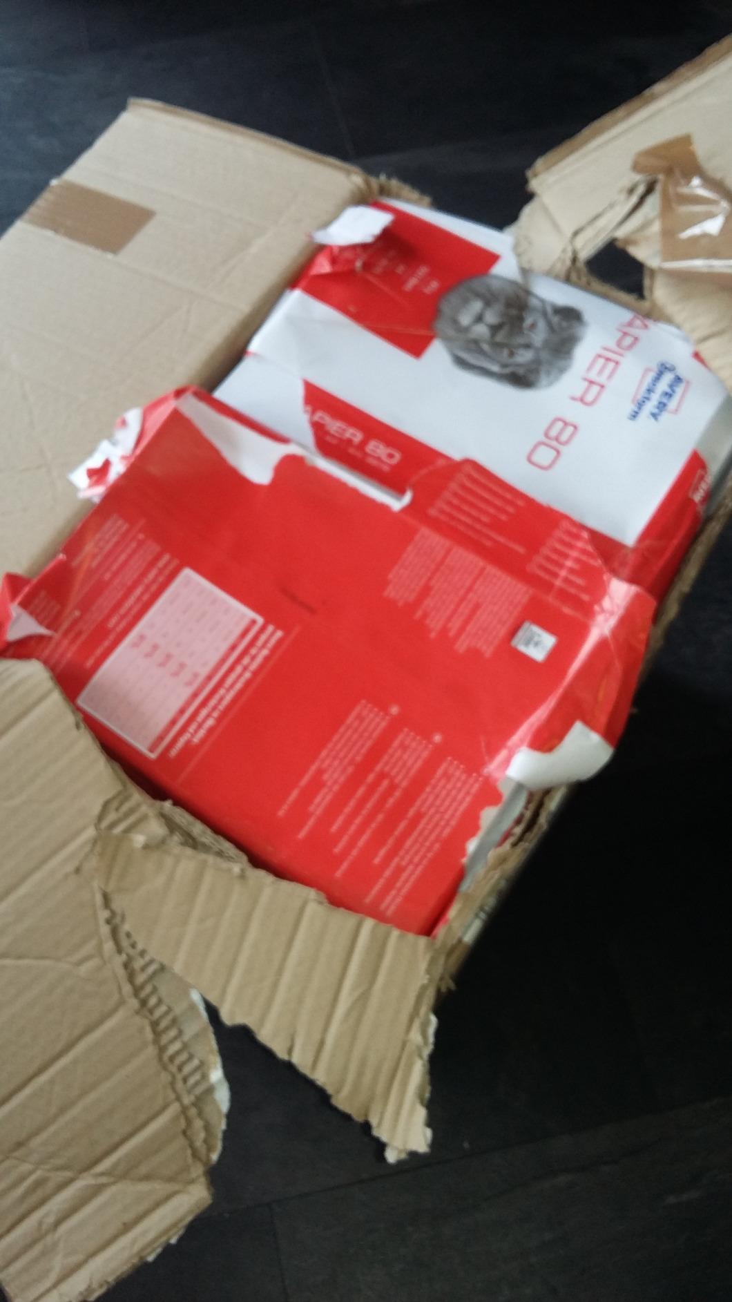 Gutes Papier, Karton beschädigt