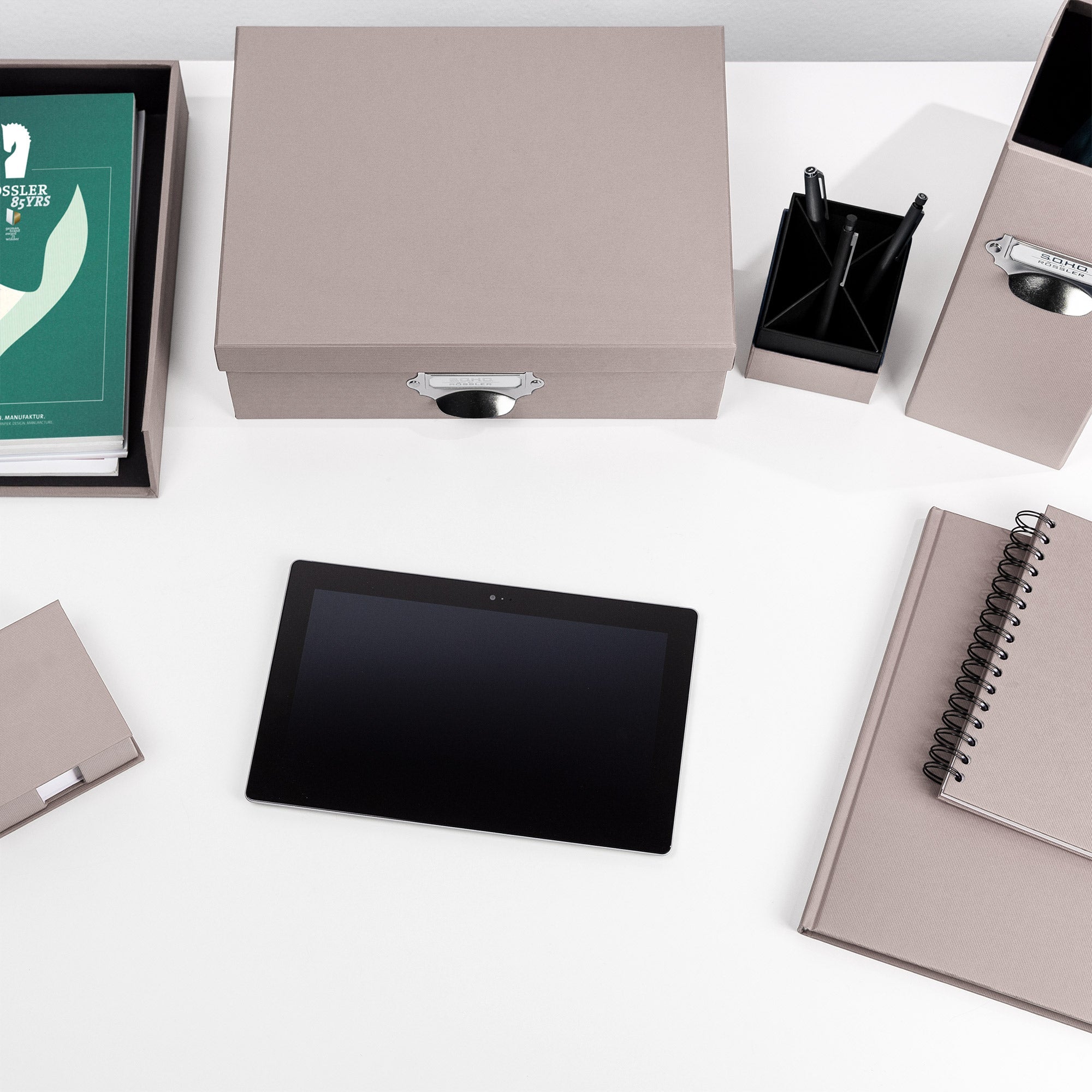 r-ssler-s-o-h-o-notizbuch-a5-hardcover-punktkariert-taupe-mit-leseb-ndchen image 8