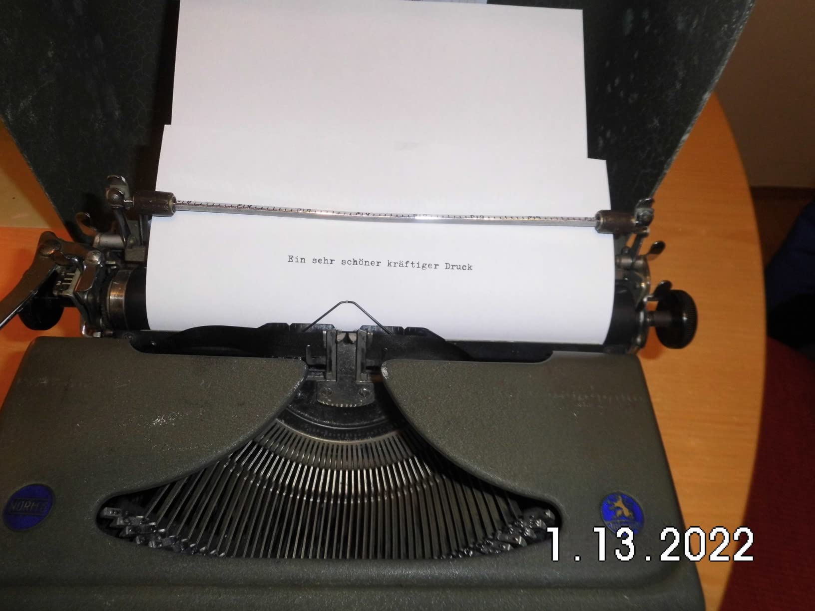 Tiefschwarzes Schriftbild